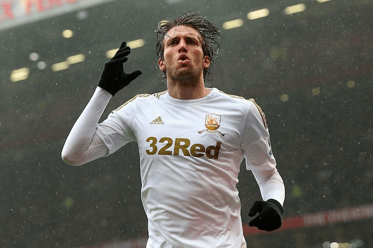 Michu performing his signature goal celebration in 2013. (Photo: Getty Images)