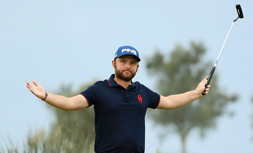 ALBUFEIRA, PORTUGAL – OCTOBER 18:  Andy Sullivan of England celebrates victory on the 18th green during the Portugal Masters final round at Oceanico Victoria Golf Club on October 18, 2015 in Albufeira, Portugal.  (Photo by Andrew Redington/Getty Images) 
