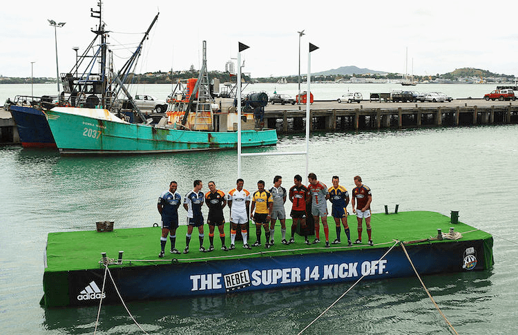 Players marooned on the floating pavilion in 2009.  (Photo by Phil Walter/Getty Images)