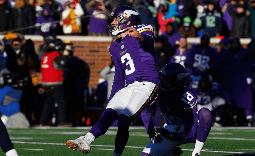 MINNEAPOLIS, MN – JANUARY 10:  Blair Walsh #3 of the Minnesota Vikings misses a 27-yard field goal in the fourth quarter against the Seattle Seahawks during the NFC Wild Card Playoff game at TCFBank Stadium on January 10, 2016 in Minneapolis, Minnesota. The Seattle Seahawks defeat the Minnesota Vikings with a score of 10 to 9.  (Photo by Jamie Squire/Getty Images) 
