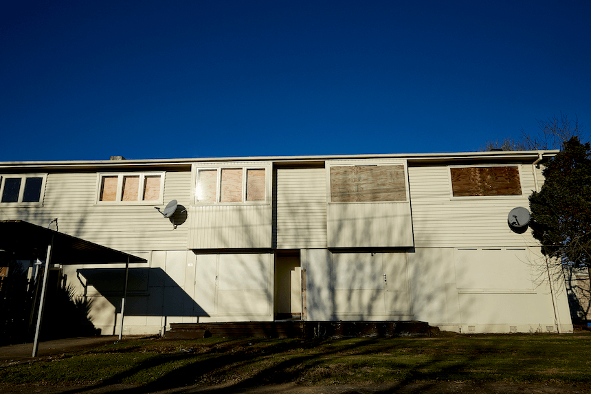 Boarded up social housing in the Jebson Block, Hamilton. Photo: Kaycie O'Connor