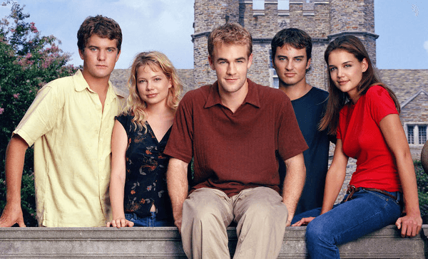 DAWSON’S CREEK: Pictured (left to right):  Joshua Jackson as Pacey Witter, Michelle Williams as Jennifer Lindley, James Van Der Beek as Dawson Leery, Kerr Smith as Jack McPhee, Katie Holmes as Joey Potter (Photo: © The WB / Andrew Eccles 
