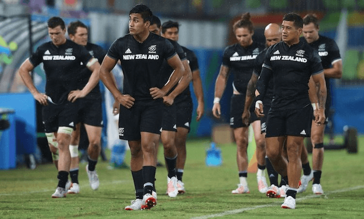 The New Zealand men's sevens team after their quarterfinal defeat to Fiji (Photo Getty Images)