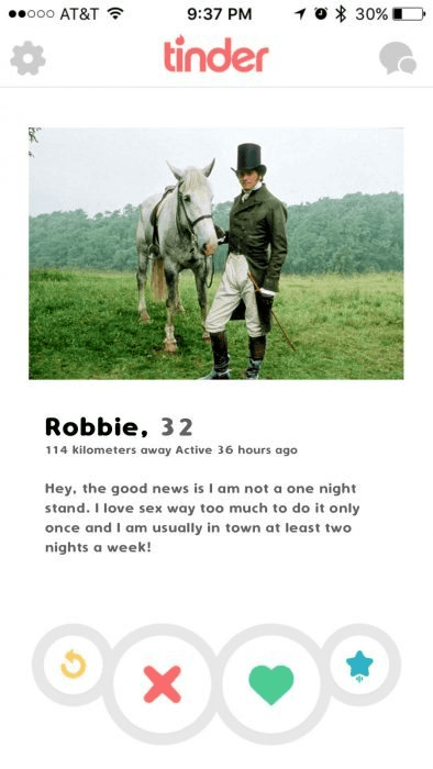Tinder Robbie