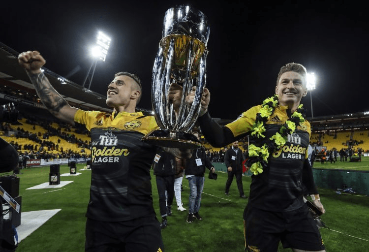 2016 champions TJ Perenara and Beauden Barrett. (Photo by Simon Watts/Getty Images)