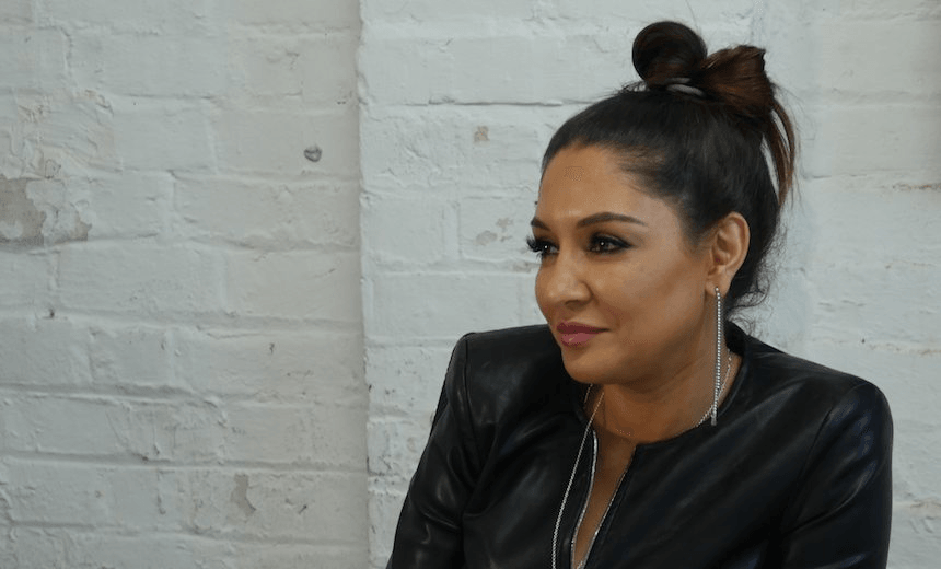 Gilda doing a classic Gilda face