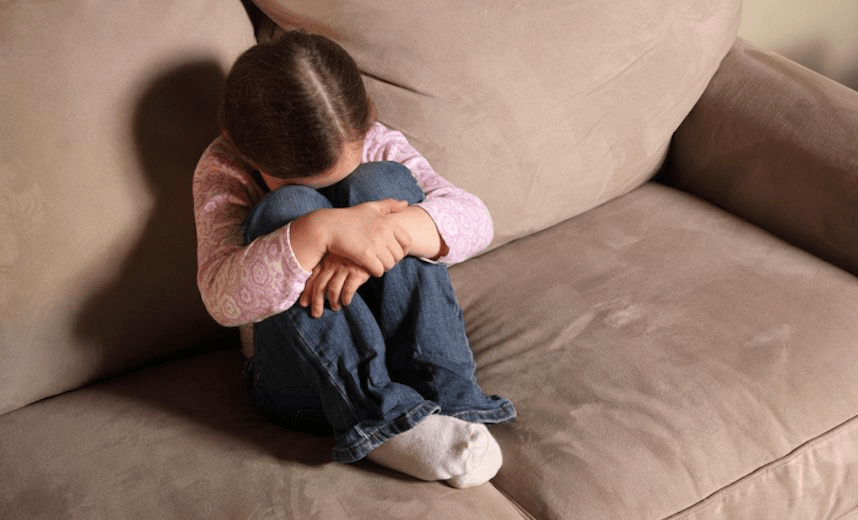 Cuddles and time: how to reassure small children after an earthquake