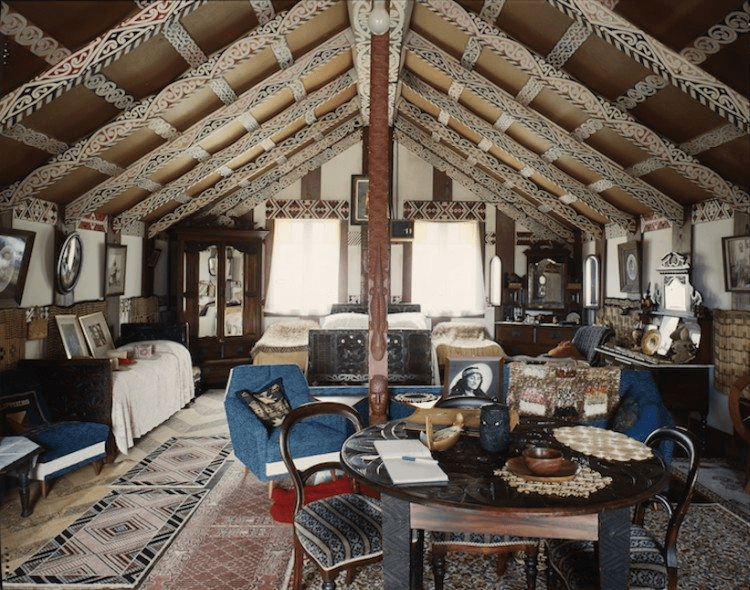Interior of Guide Rangi’s House ‘Hinemihi’, Whakarewarewa, by Mark Adams, courtesy of Rotorua Museum. Reproduced courtesy of Mark Adams, Tene Kereopa, Jim Schuster and Joe Te Poroa Malcolm.