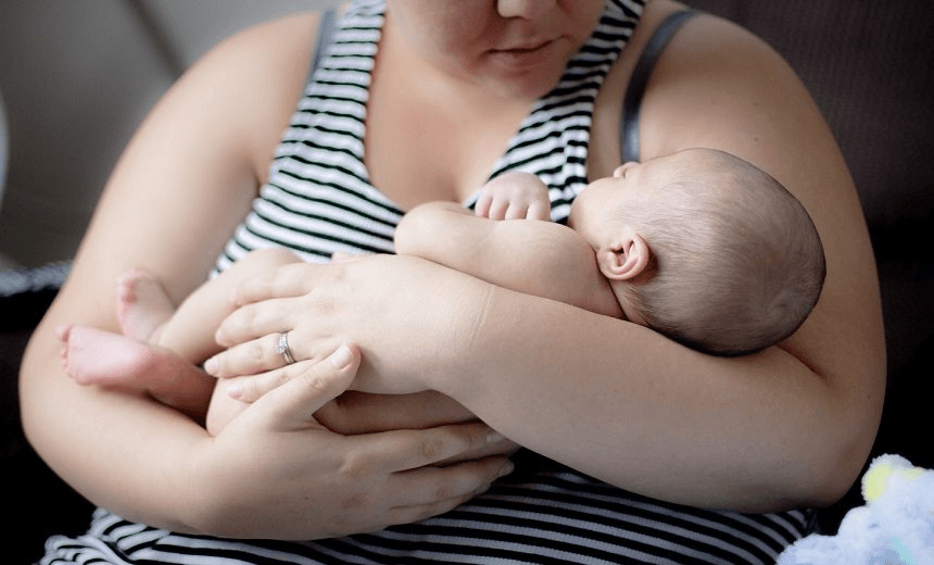 Don’t beat yourself up! A message for non-breastfeeding mothers – and those who sit in judgement