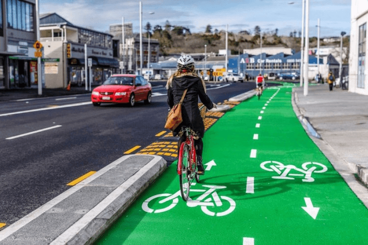 A Bike lane on Beach Road, Auckland. Photo: nzta.govt.nz 
