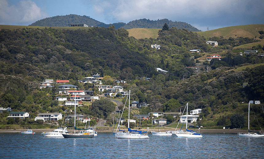 AUCKLAND, NEW ZEALAND – NOVEMBER 29 : Harbour of Waiheke Island, a short trip from Auckland, New Zealand, on November 29, 2010,  North Island. (Photo by EyesWideOpen/Getty Images) 
