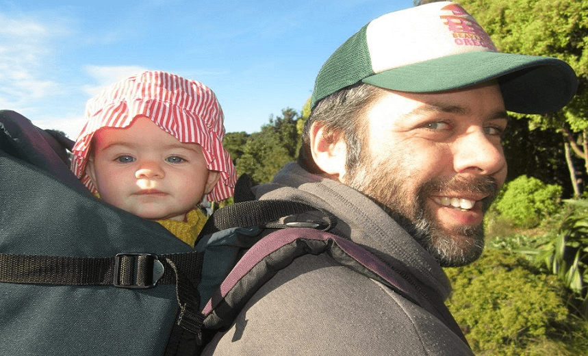 Apa and his daughter Kōwhai. (Photo by Gem Wilder) 
