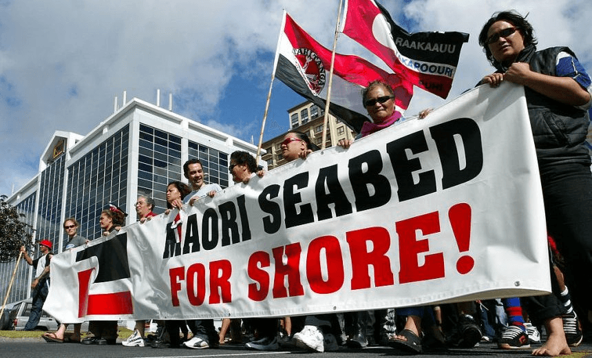 The hīkoi protesting proposed seabed and foreshore legislation, Wednesday, April 28th, 2004. (Photo by Michael Bradley/Getty Images) 
