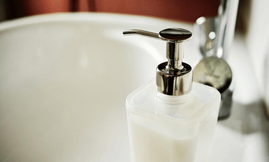 soap-dispenser-2337697_1280