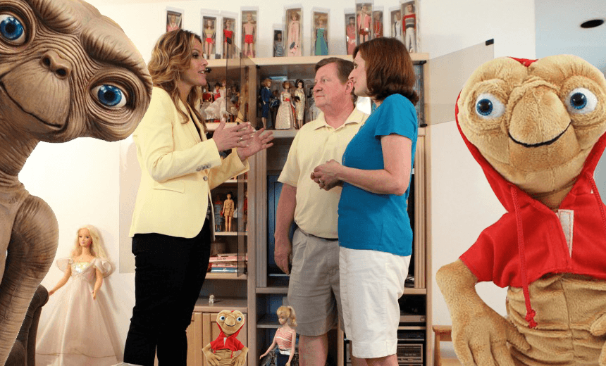 COLLECTION INTERVENTION — “LA Couple Intervention” — Pictured: (l-r) Elyse Luray, LA Couple — (Photo by: Evans Vestal Ward/Syfy)