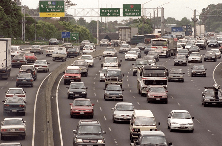 Auckland’s southern motorway (Photo: David Hallett/Getty Images) 

