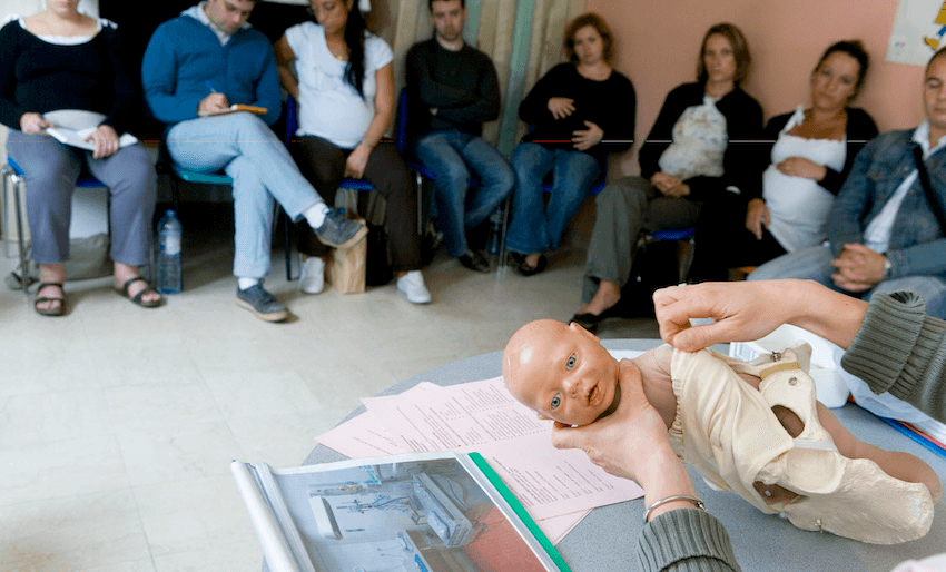An antenatal class in Meaux, France. (Photo by BSIP/UIG/ Getty Images) 
