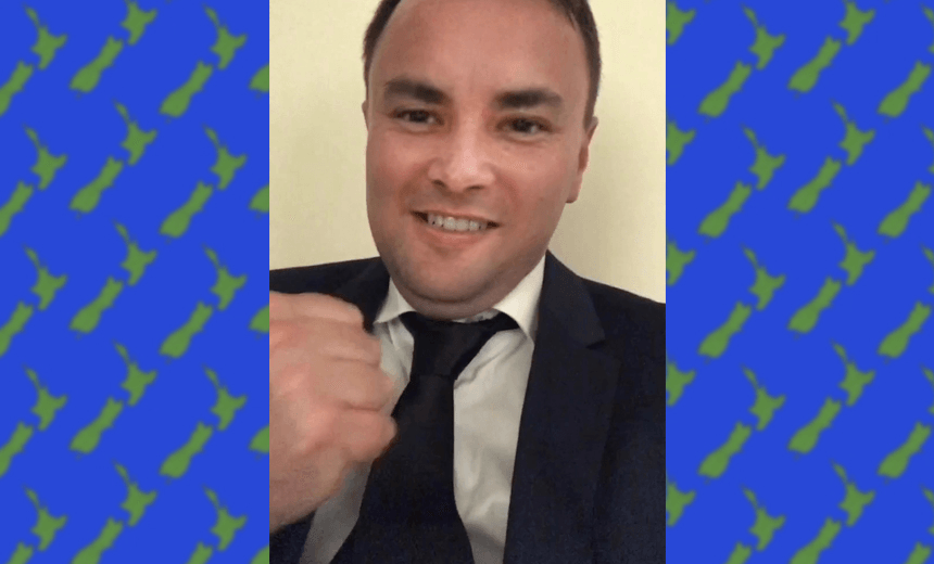 Kiwis of Snapchat: Simon Bridges celebrates his win