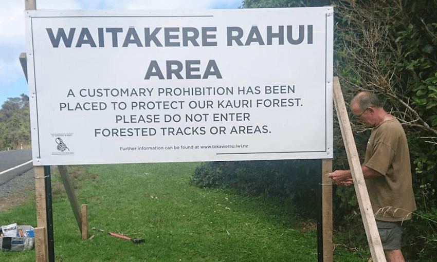 A sign marking the rāhui at the entry to the Waitakere ranges (Photo: Facebook).  
