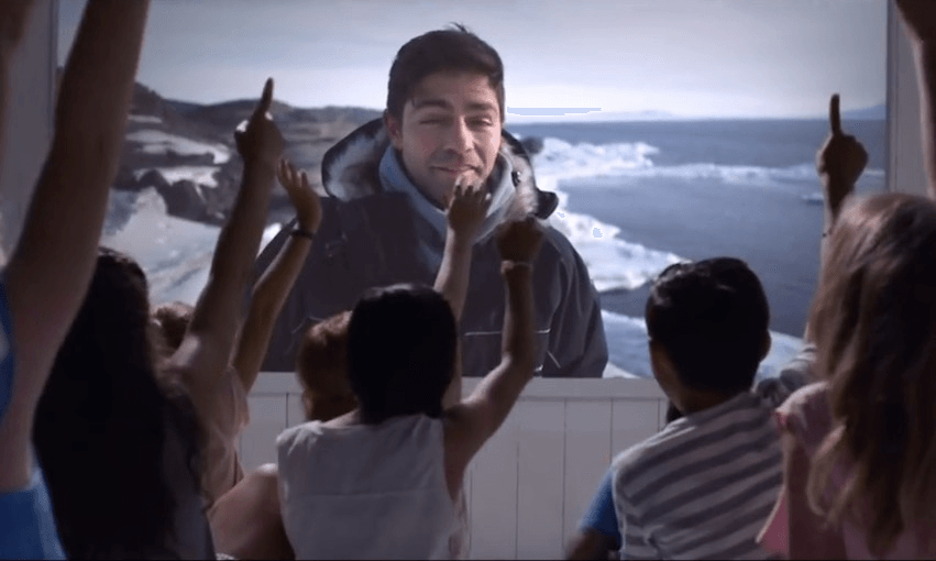 Actor and environmentalist Adrian Grenier in Air New Zealand’s new safety video (screengrab)