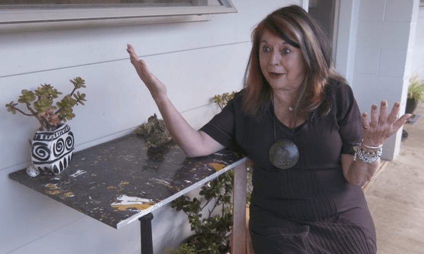     Vivienne Wright at the table in question. Photo: Screenshot / Checkpoint 
