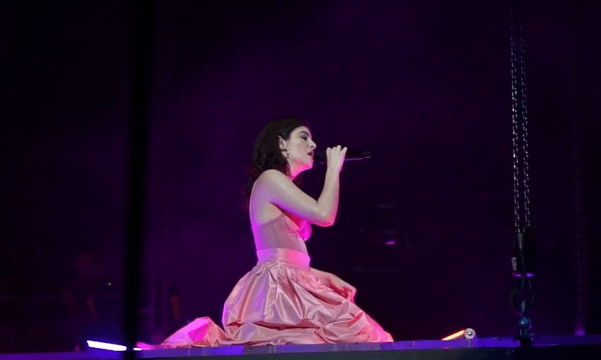 LORDE SINGING ‘SOLO’ BY FRANK OCEAN (IMAGE: YOUTUBE) 
