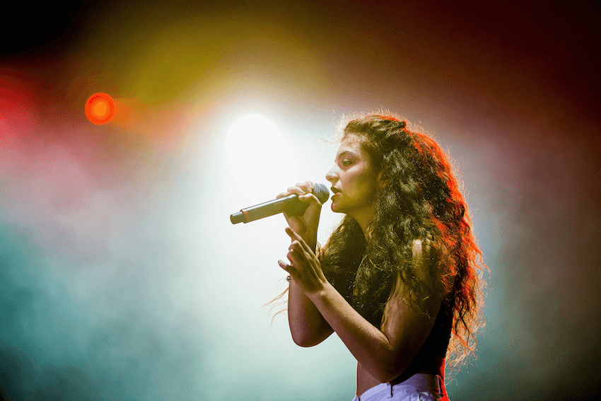 Pictured: Actual celebrity Lorde at Lollapalooza Brazil on 5 April 2014 (Photo: Getty) 
