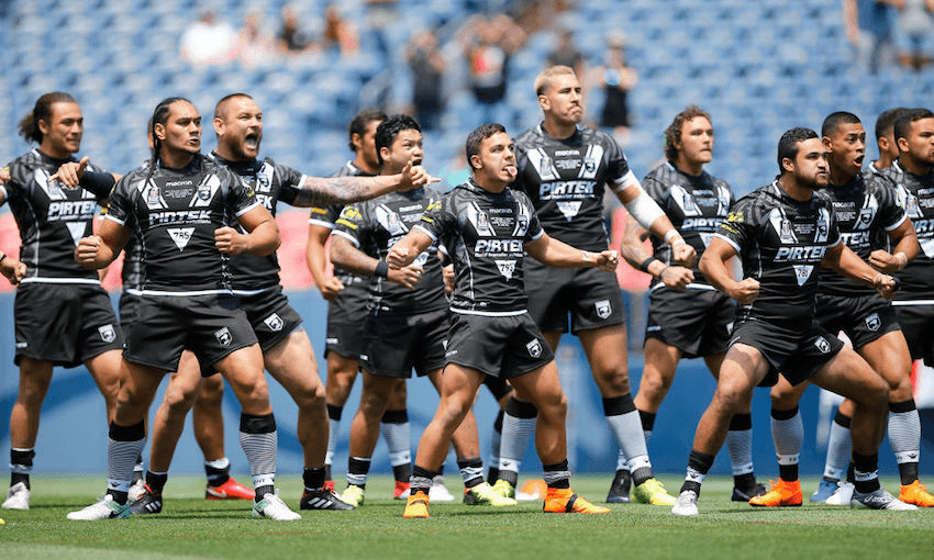 The Kiwis performs a haka prior to the rugby league test match between England and the New Zealand Kiwis at Sports Authority Field at Mile High on June 23, 2018 in Denver, Colorado. (Photo by Russell Lansford/Getty Images) 
