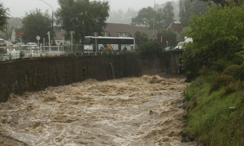 The raging Leith River at the State Highway 1 crossing in Dunedin (Josh Thomas, Radio NZ)