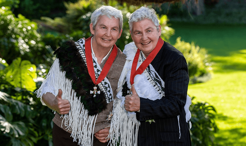 Dames Jules and Lynda Topp at their investiture in 2018. (Photo: Dave Rowland/Getty Images.) 
