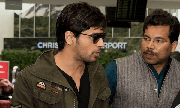 Gaurav Sharma (right) interviews Bollywood star, Sidharth Malhotra who had been named as New Zealand’s tourism ambassador for India (image: JK Images). 
