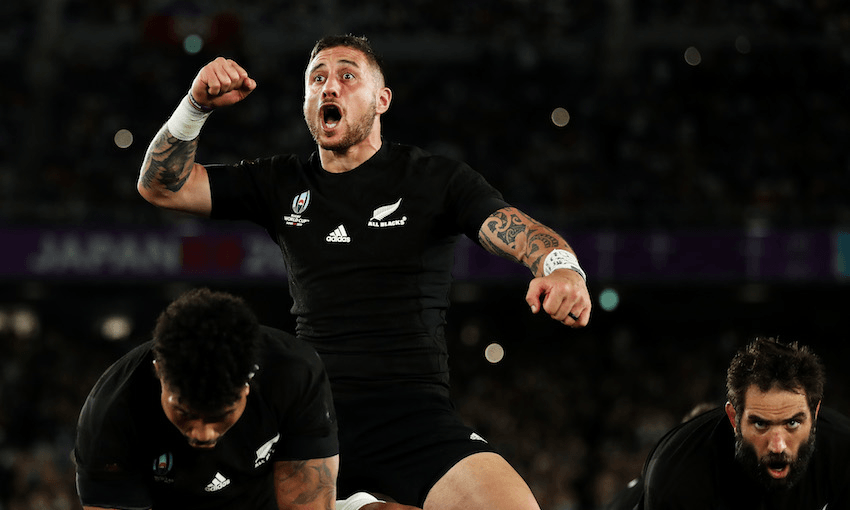 TJ Perenara leads ‘Kapa o Pango’ prior to the Rugby World Cup 2019 Group B game between New Zealand and South Africa on September 21, 2019 in Yokohama, Japan. Photo: Hannah Peters/Getty Images 

