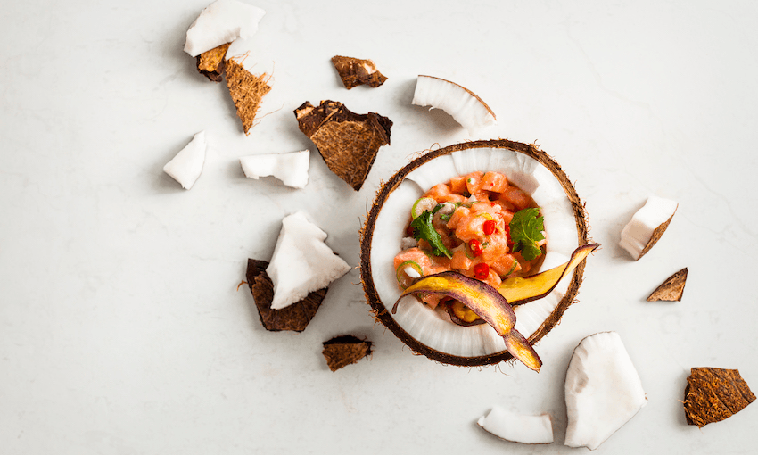 Te hāmana huamata nā Karena rāua kō Kasey (Whakaahua: Deborah Aspray)