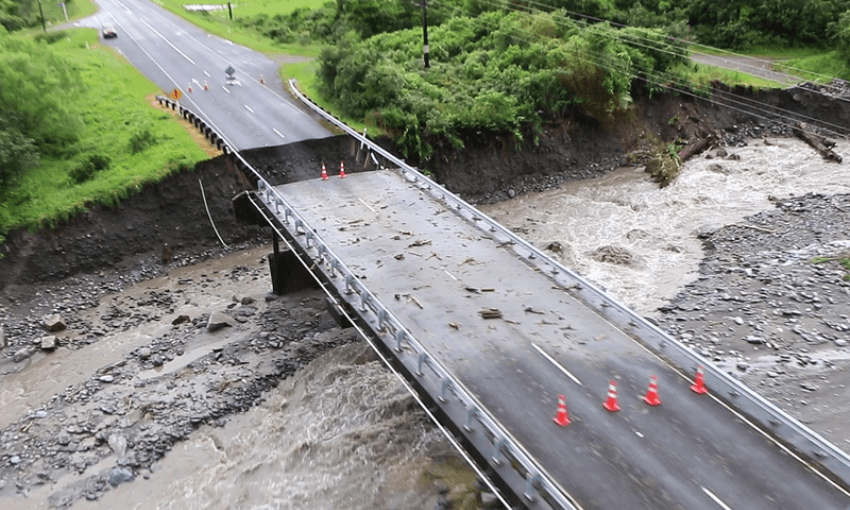 A washed out bridge near Mt Hercules on the West Coast (Radio NZ, Conan Young) 
