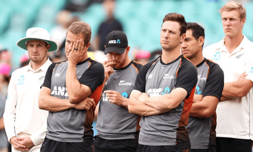 The New Zealand team look dejected as they watch on during the presentation ceremony after day four of the Third Test Match in the series between Australia and New Zealand at Sydney Cricket Ground on January 06, 2020 in Sydney, Australia. (Photo by Mark Kolbe – CA/Cricket Australia via Getty Images) 
