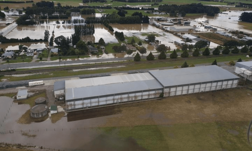 Flooding in Mataura as seen from the air (Radio NZ, Katie Todd)  
