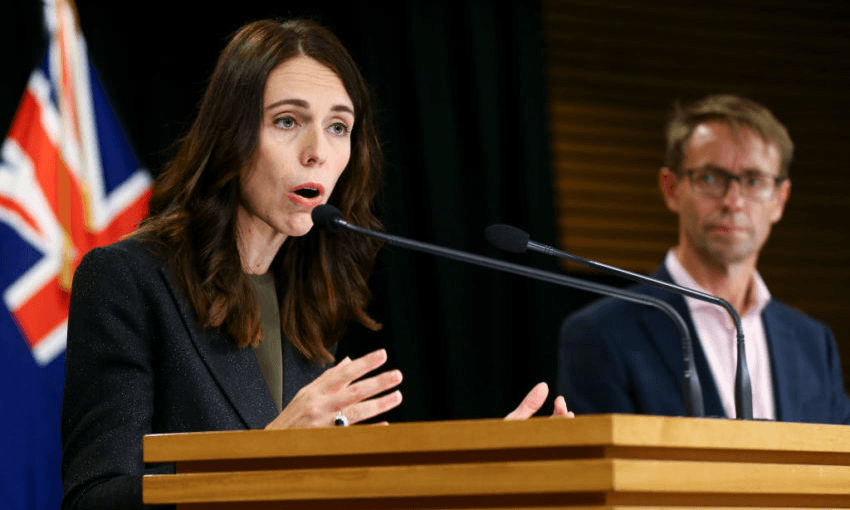 Jacinda Ardern and Ashley Bloomfield. (Photo: Hagen Hopkins/Getty Images) 
