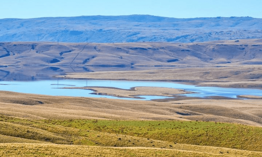 The man-made Lake Onslow in Central Otago (Wikipedia, Shellie Evans)  
