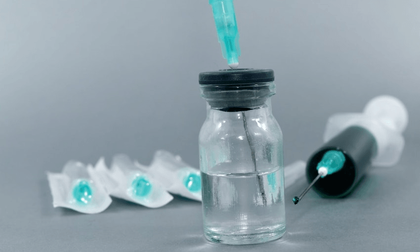 vaccine covid injection syringe 
