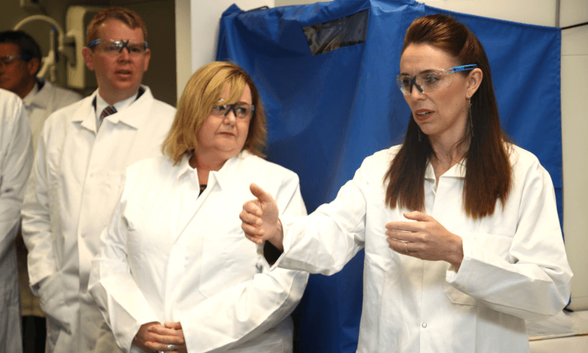 Jacinda Ardern visit a lab at Auckland University. (Photo by Phil Walter/Getty Images) 
