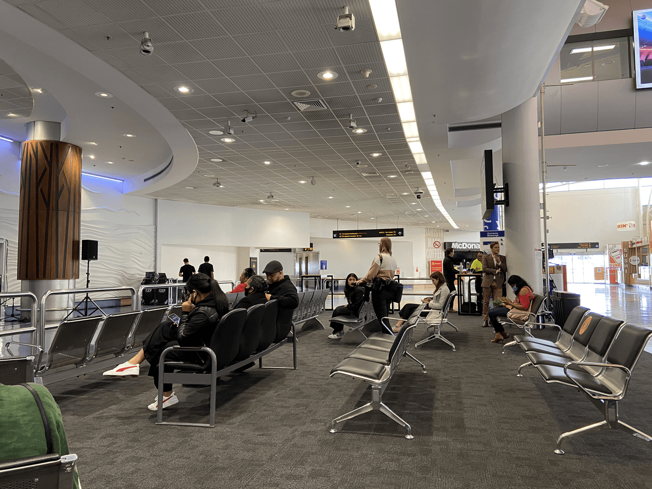 Crowd at Auckland Airport grows