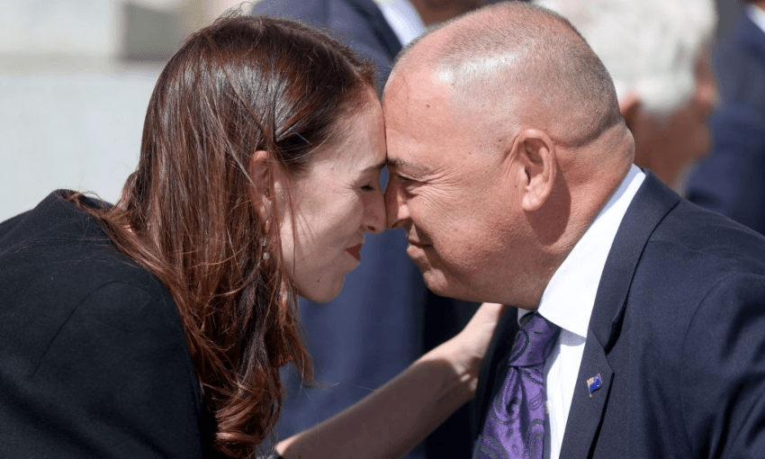 PM Ardern sharing a hongi with Cook Islands PM Mark Brown (Getty Images)  
