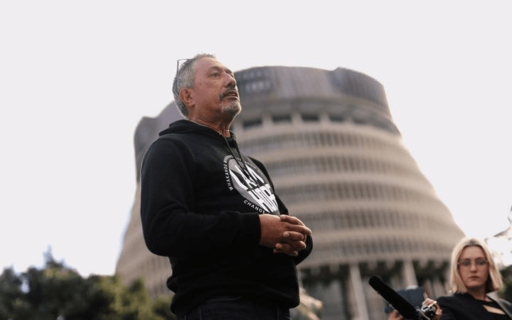 Mike King at parliament to return his NZOM medal in protest (Radio NZ, Dom Thomas) 
