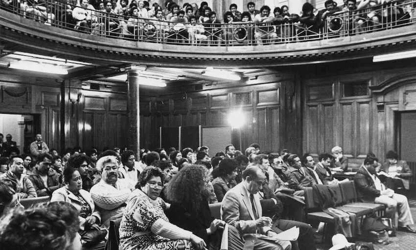 Members of the Sāmoan community at parliament for proceedings on the Citizenship (Western Samoa) Act in August 1982 (Photo: Gail Jordan, The Dominion Post Collection, Alexander Turnbull Library, /records/23042006) 
