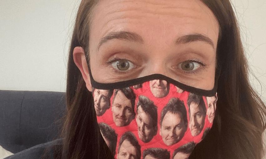 Jacinda Ardern wears her 2021 secret Santa gift: a Mike Hosking-printed mask (Photo: Instagram) 
