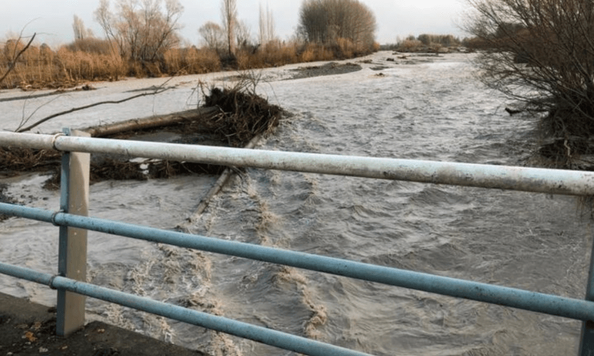 The swollen north branch of the Ashburton River (Radio NZ, Ella Stewart)