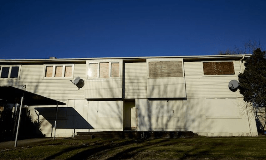 Boarded up social housing in Hamilton. (Photo: Jaycie O’Connor)