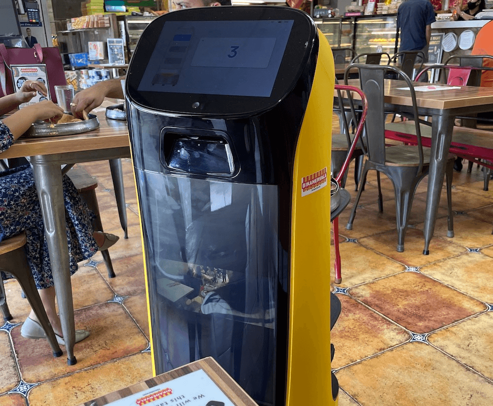 robot waiter