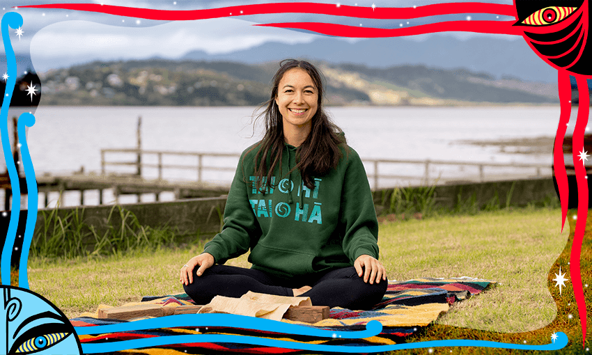  Nikau Hindin making aute at Ngāi Tūpoto marae, Hokianga (Photo: Seb Charles) 
