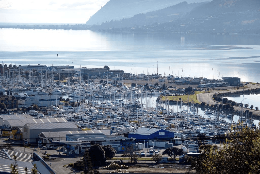 boats sitting in nelson harbour